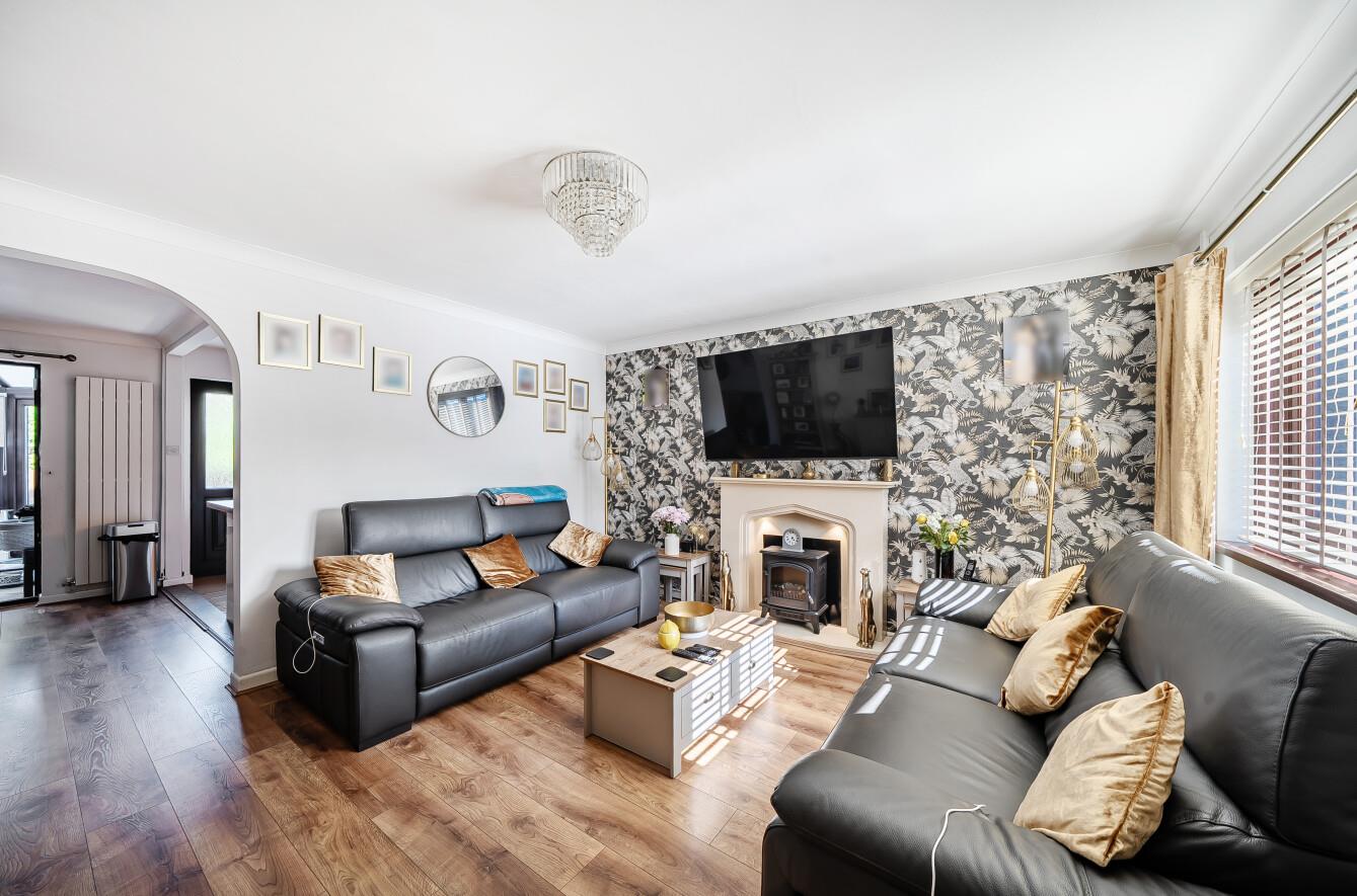 Gelli Aur, Treboeth, Swansea, SA5 9DF